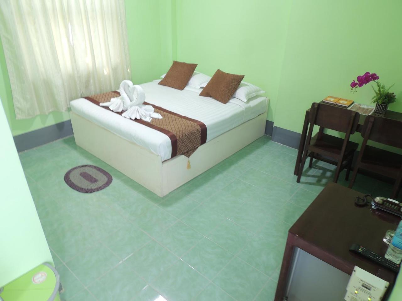 Nay Chi Lin Hotel Pathein Екстериор снимка