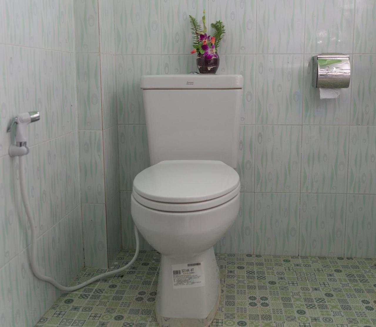 Nay Chi Lin Hotel Pathein Екстериор снимка