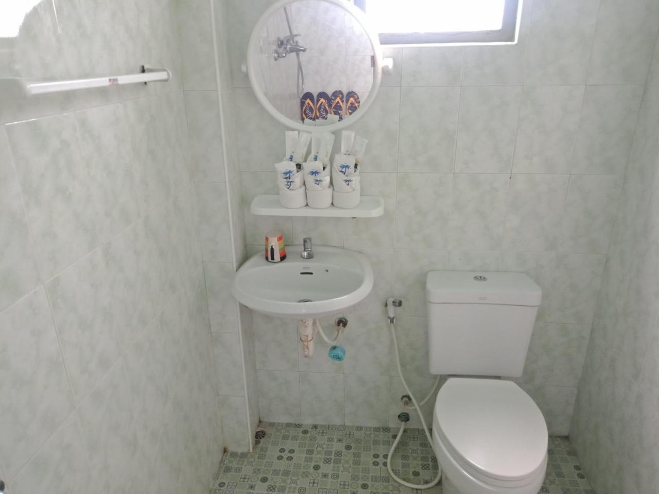 Nay Chi Lin Hotel Pathein Екстериор снимка