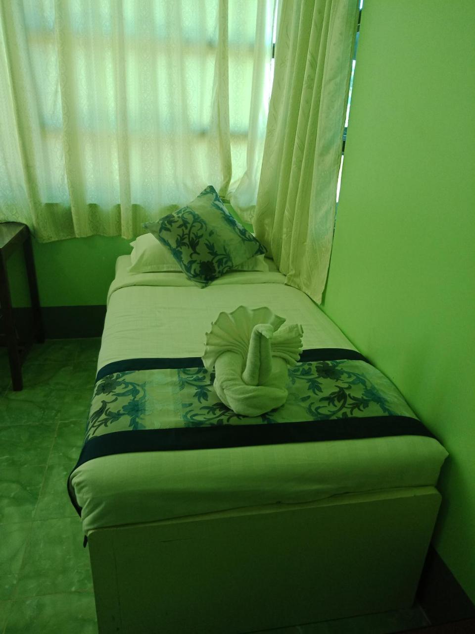 Nay Chi Lin Hotel Pathein Екстериор снимка